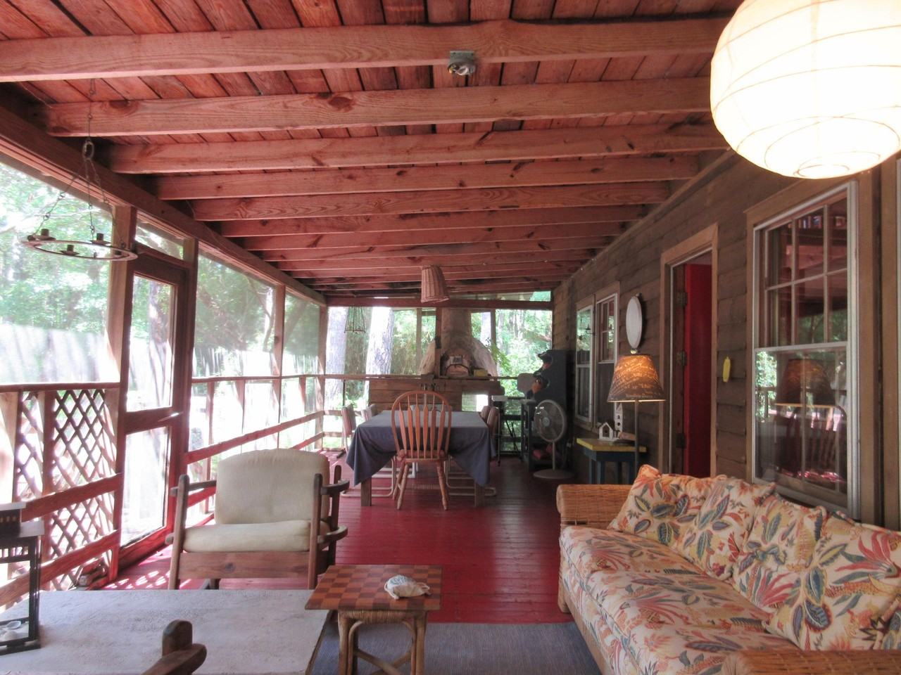 10043 N Carolina Rd - Photo 5 of 18