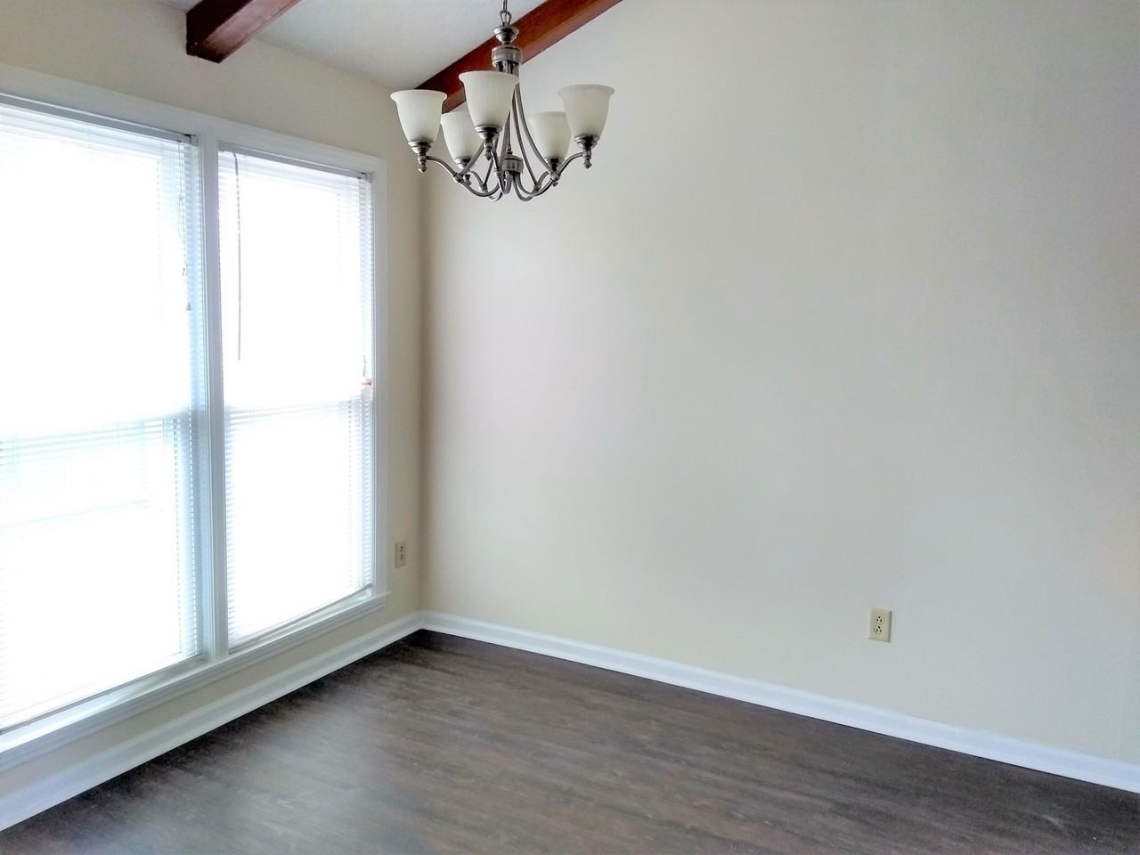 101 Mulberry Dr - Photo 4 of 24