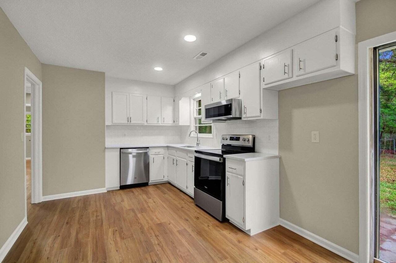 13 Rumson Rd - Photo 4 of 17