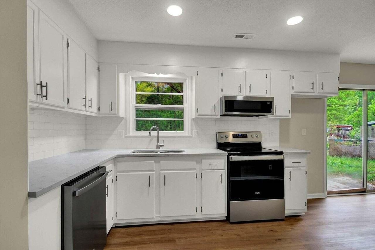 13 Rumson Rd - Photo 5 of 17