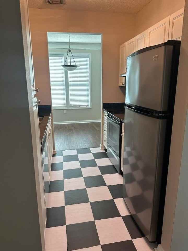 1831 Chatelain Way - Photo 3 of 7