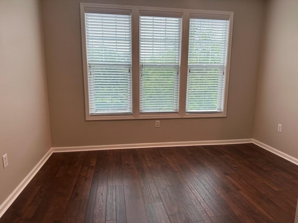 1831 Chatelain Way - Photo 5 of 7