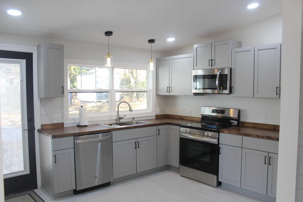 955 Laurie Ln - Photo 4 of 13