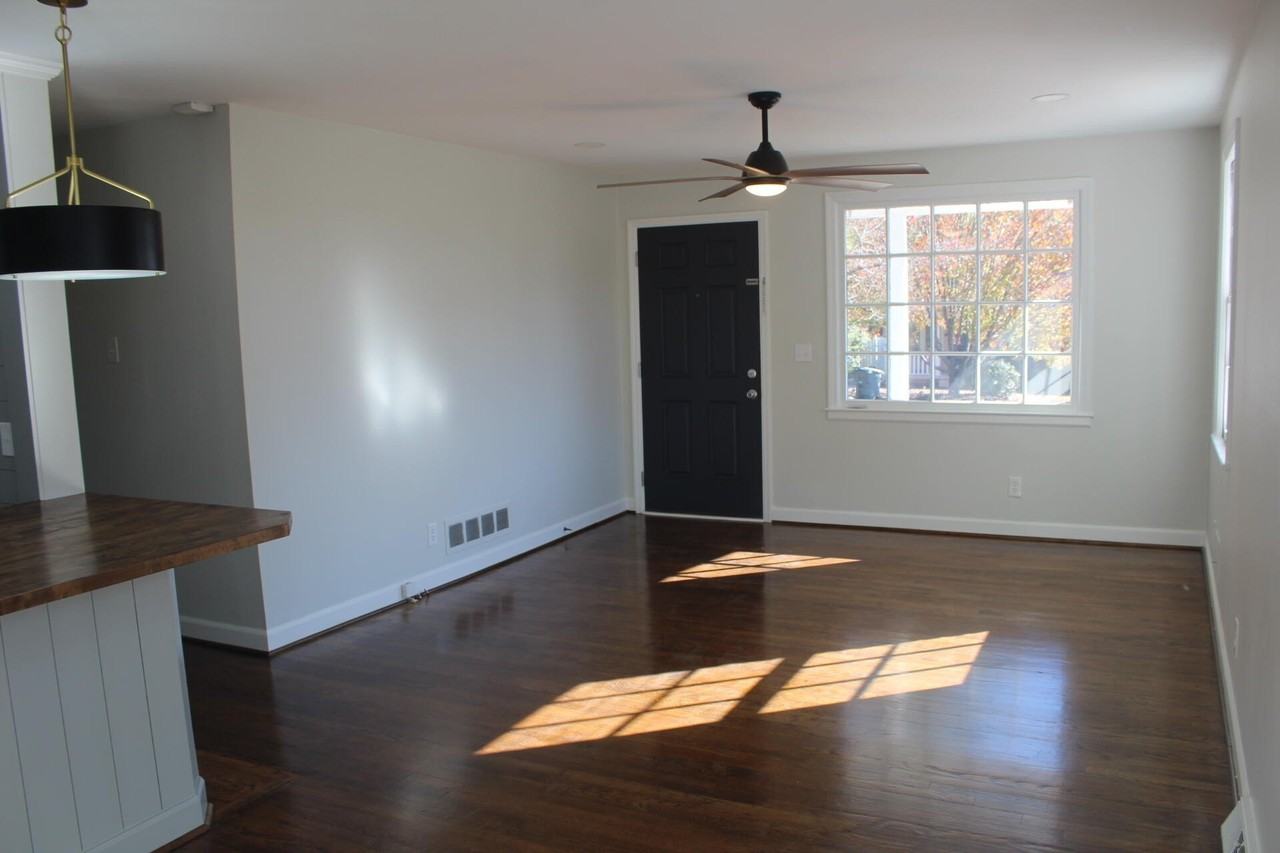 955 Laurie Ln - Photo 6 of 13