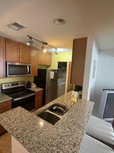 276 Alexandra Dr Unit 13 #13 - Photo 2 of 12