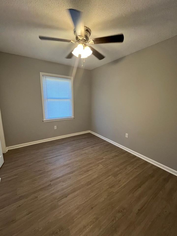 4533 Outwood Dr - Photo 5 of 10