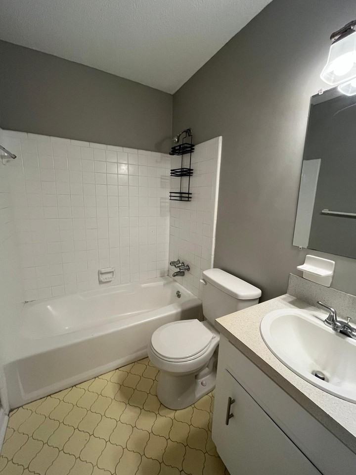 4533 Outwood Dr - Photo 6 of 10