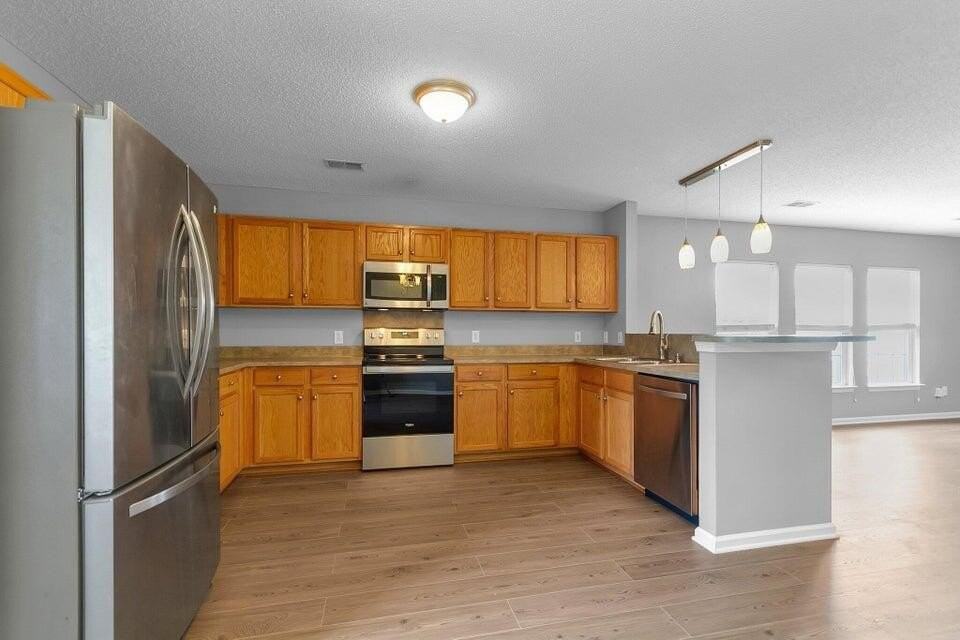 107 Thistle Rd - Photo 3 of 9