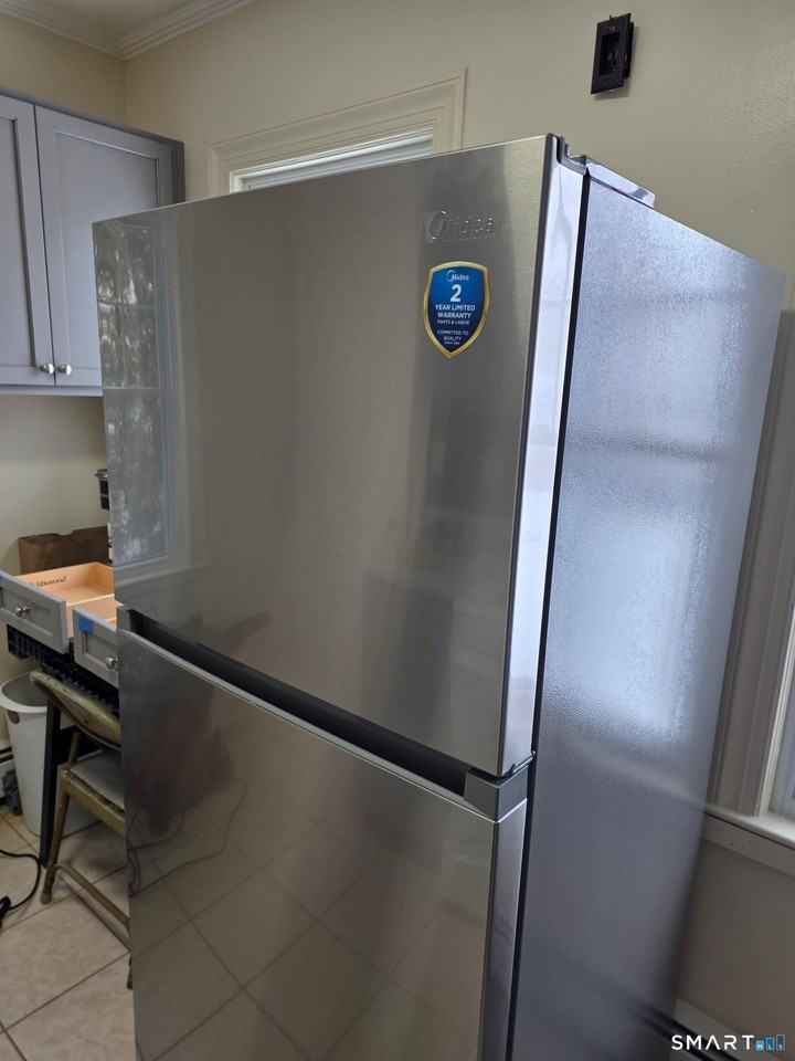 288 Alling St - Photo 7 of 12