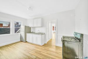 featured image of 1040 Capitol Ave #3E