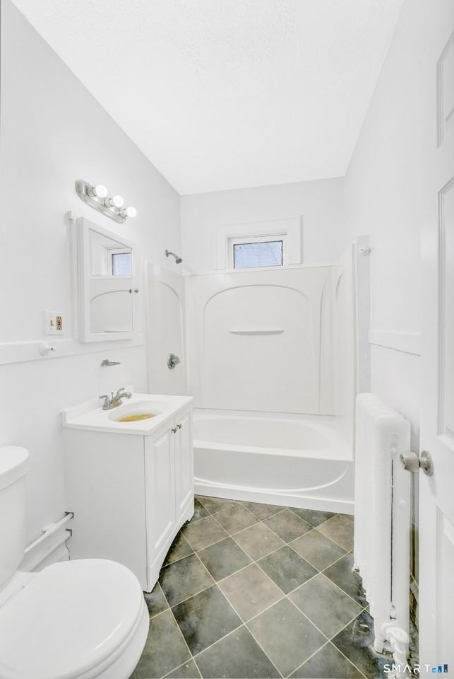 1040 Capitol Ave #3E - Photo 4 of 7