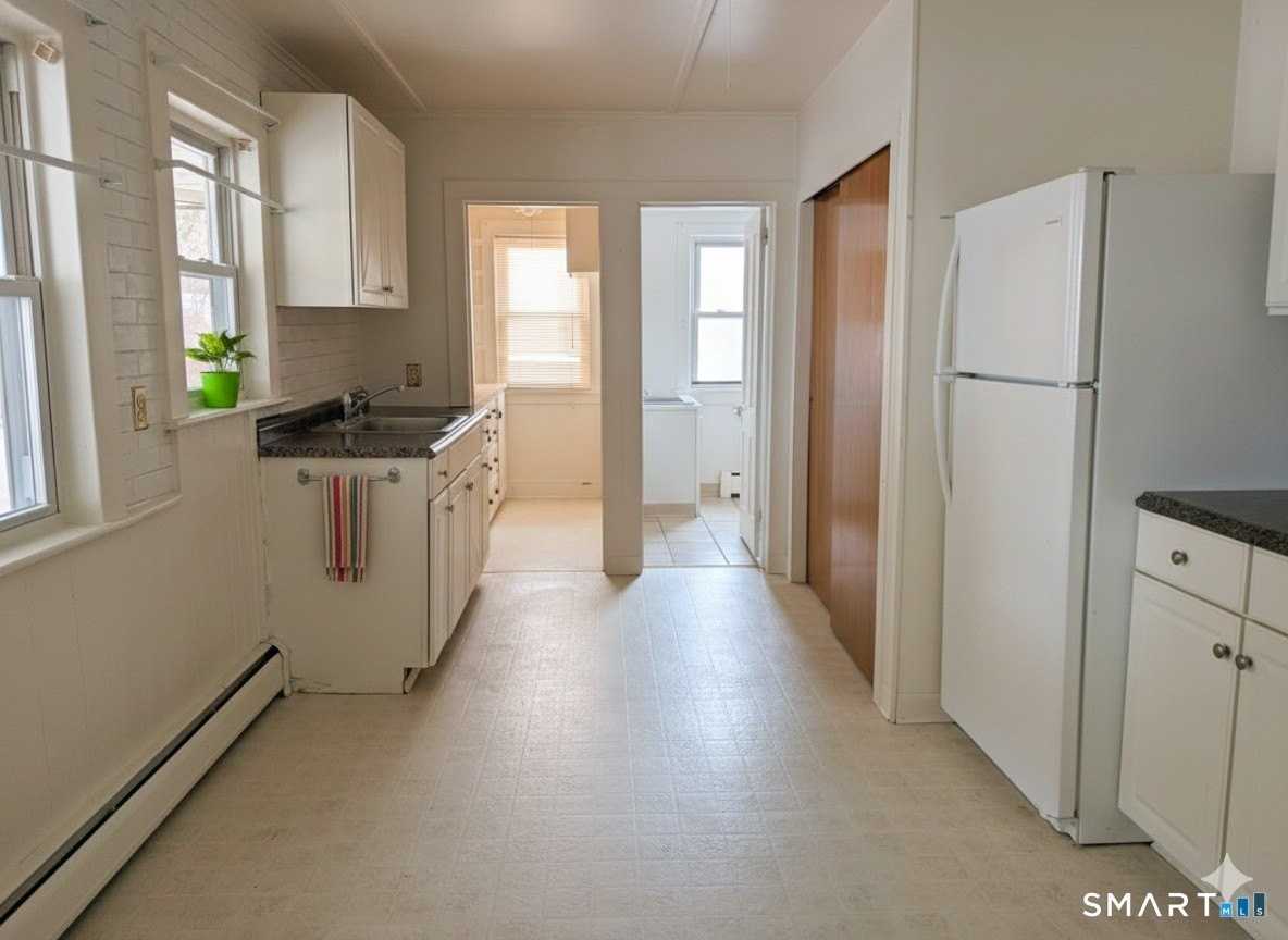 71 Bridge St - Photo 3 of 6