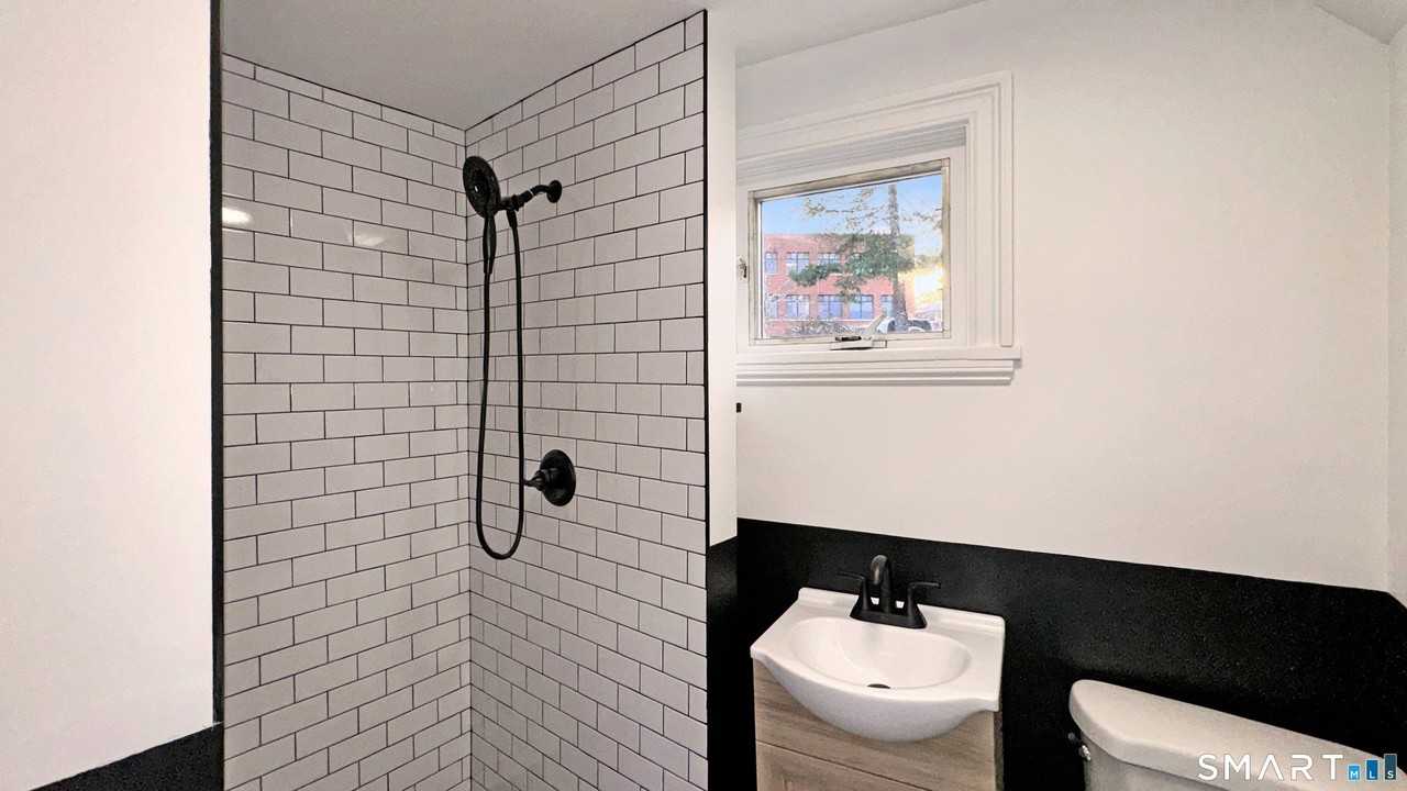 18 Riverside Ave #2ndFL - Photo 4 of 6