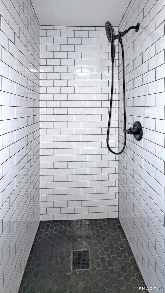 18 Riverside Ave #2ndFL - Photo 5 of 6