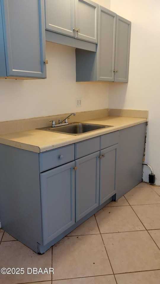 5018 S Ridgewood Ave Apt 2 #2 - Photo 2 of 6