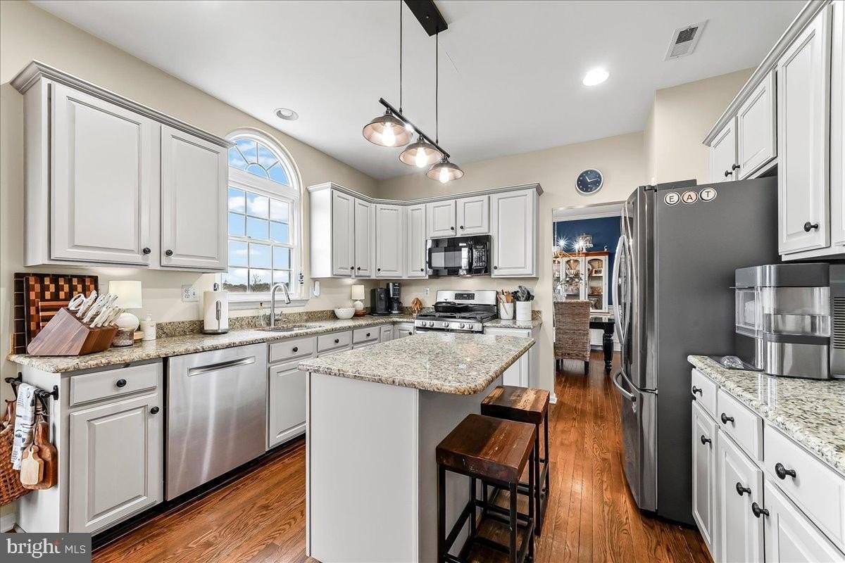 352 Drummers Ln - Photo 6 of 27