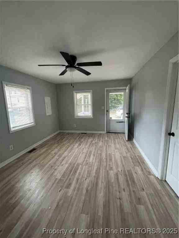 1106 Simpson St - Photo 5 of 14