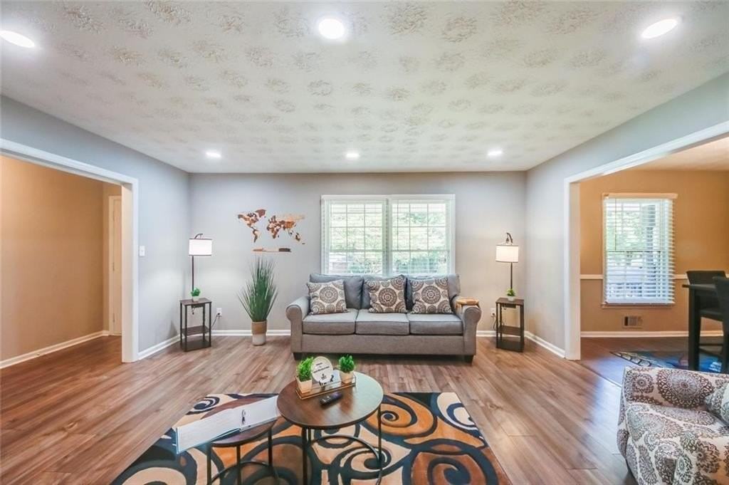 6903 Doncaster Rd - Photo 2 of 21