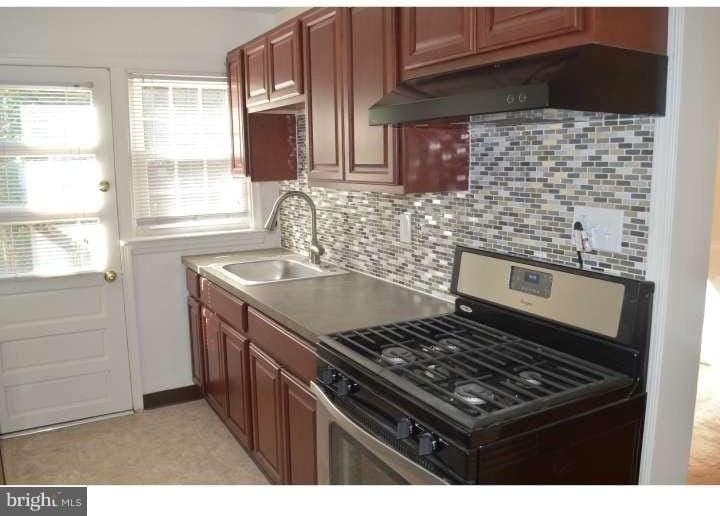 1401B N Lincoln St - Photo 4 of 21