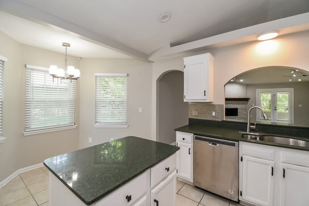 2721 R S Bailey Dr E - Photo 7 of 16