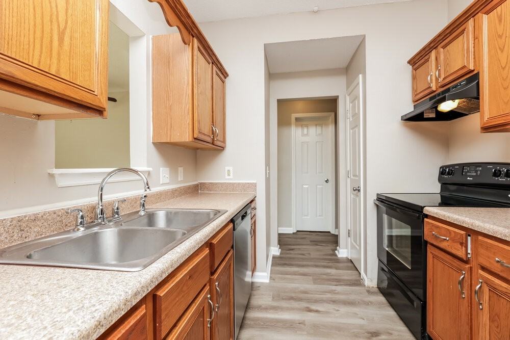 321 Lake Forest Dr - Photo 6 of 16