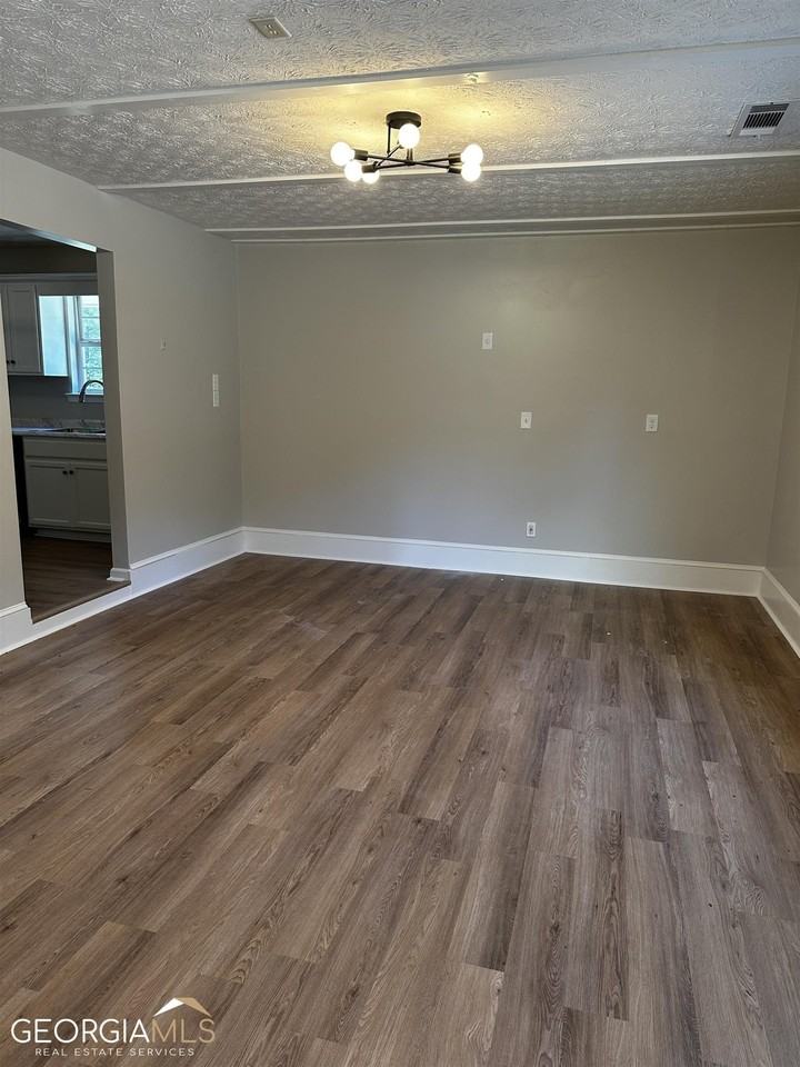 641 Honey Creek Rd - Photo 3 of 36