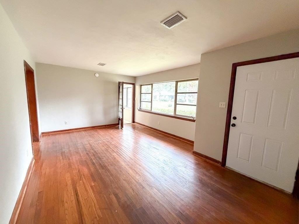 51 Sherwood Dr - Photo 3 of 18