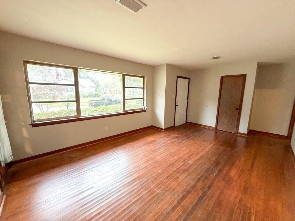 51 Sherwood Dr - Photo 4 of 18