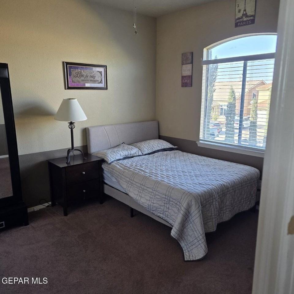 12248 Holy Springs Ct - Photo 4 of 15