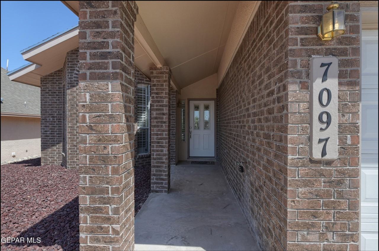 7097 Tierra Roja St - Photo 6 of 50