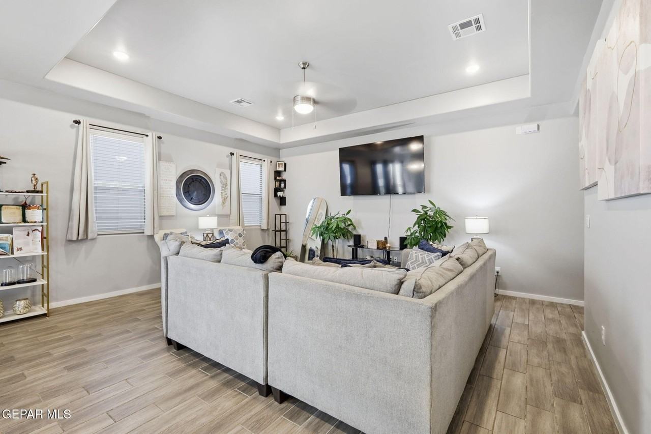 1052 Summer Breeze Pl - Photo 6 of 22