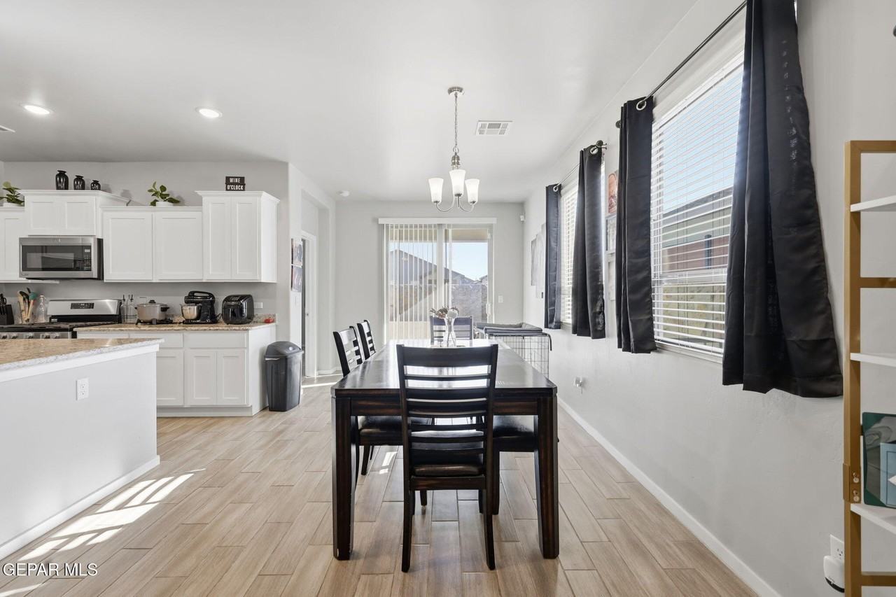 1052 Summer Breeze Pl - Photo 7 of 22