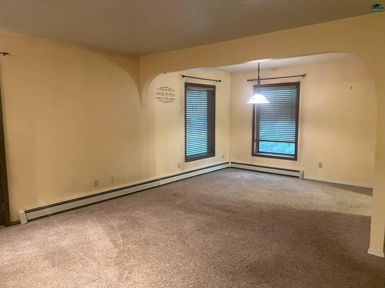 227 Woodridge St #8 - Photo 4 of 11