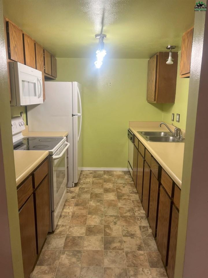 227 Woodridge St #8 - Photo 5 of 11