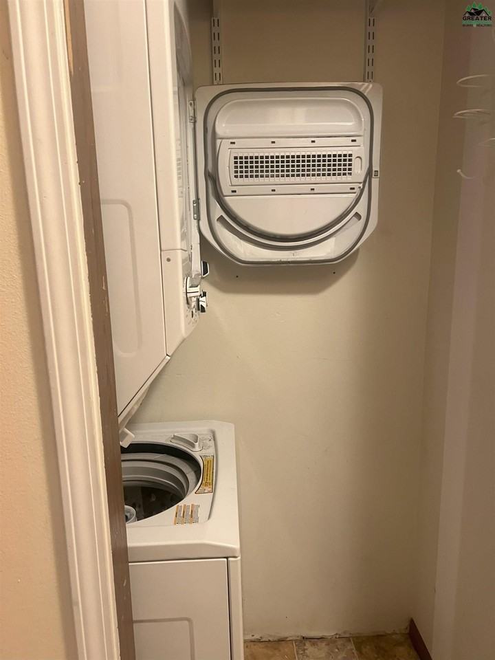 227 Woodridge St #8 - Photo 7 of 11