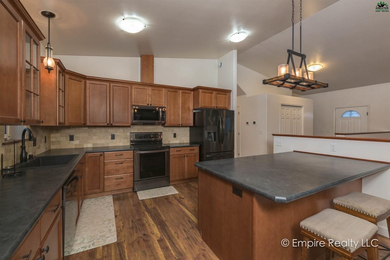 2117 Starfox Dr - Photo 3 of 21