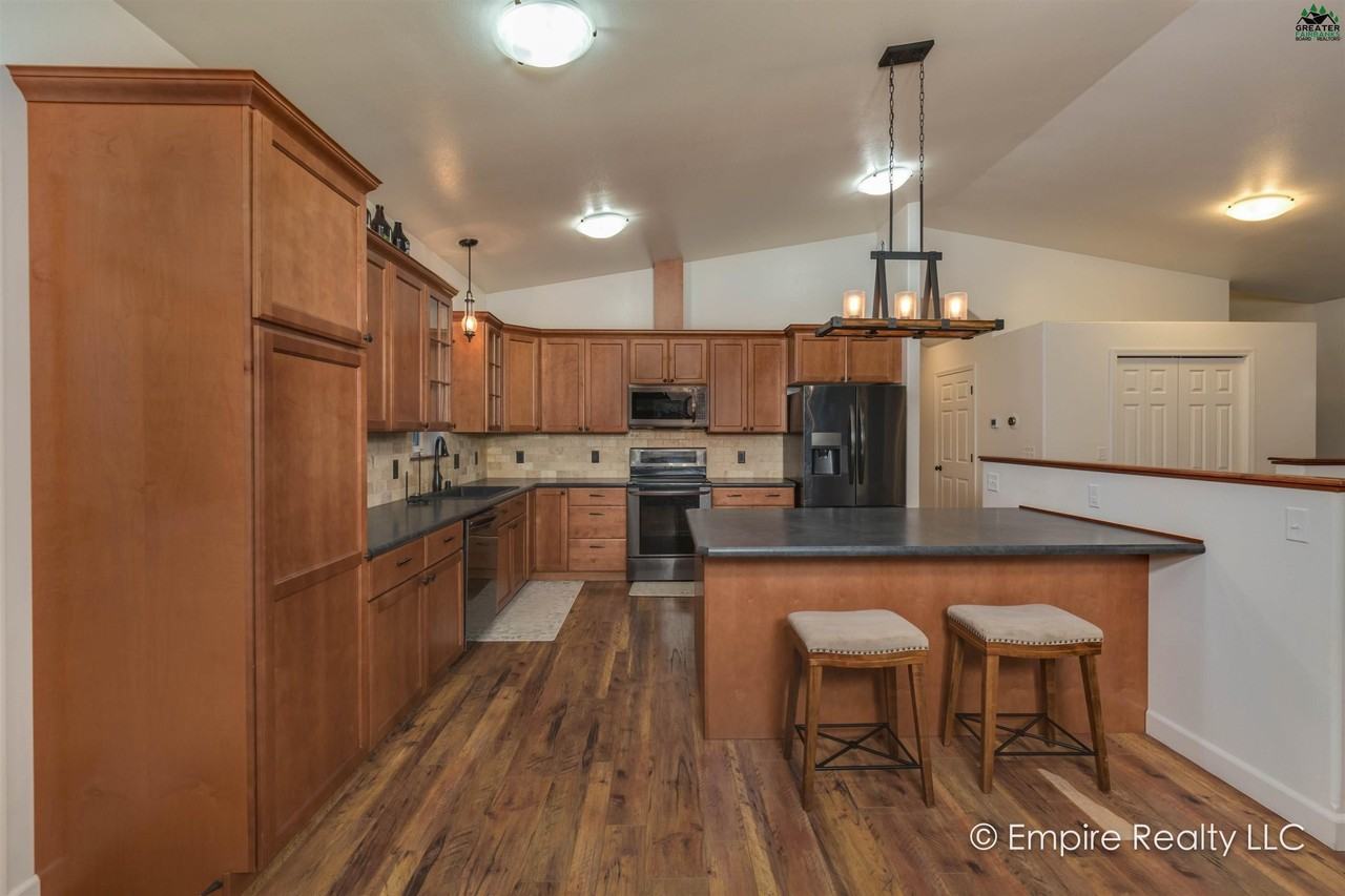 2117 Starfox Dr - Photo 4 of 21