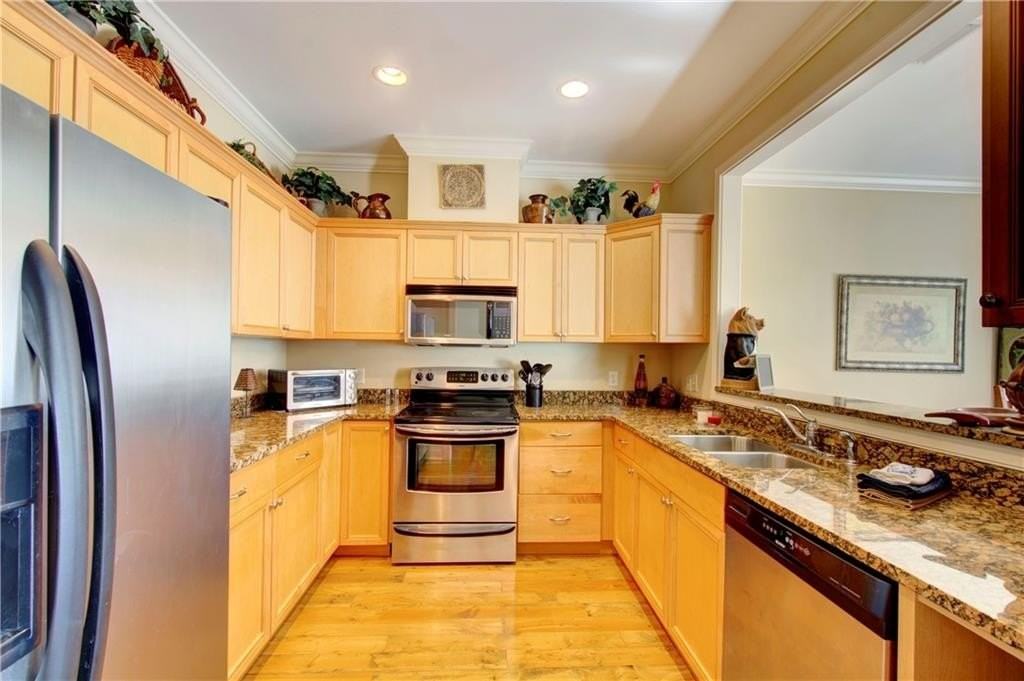 26 Moss Ln - Photo 7 of 24