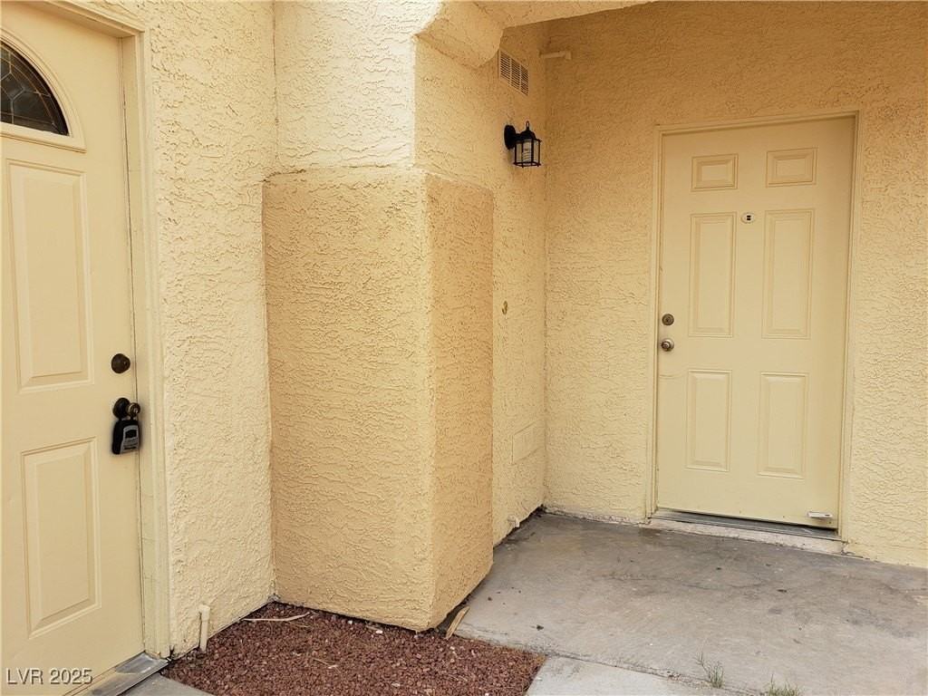 2324 High Uintas Dr - Photo 2 of 23