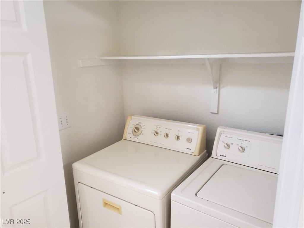 2324 High Uintas Dr - Photo 4 of 23