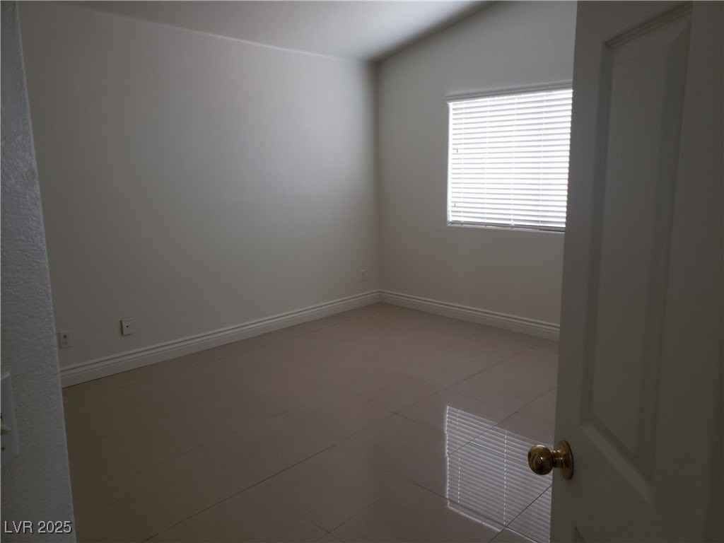 2324 High Uintas Dr - Photo 5 of 23