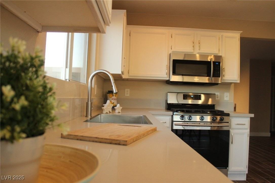 8366 Woodland Prairie Ave - Photo 2 of 18