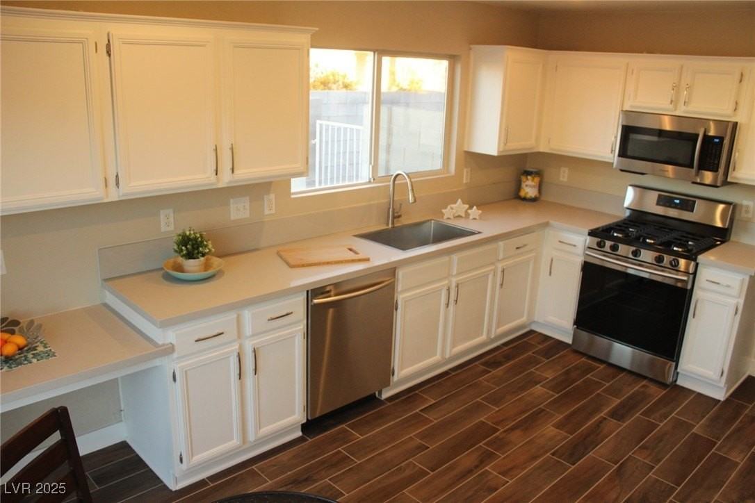 8366 Woodland Prairie Ave - Photo 3 of 18