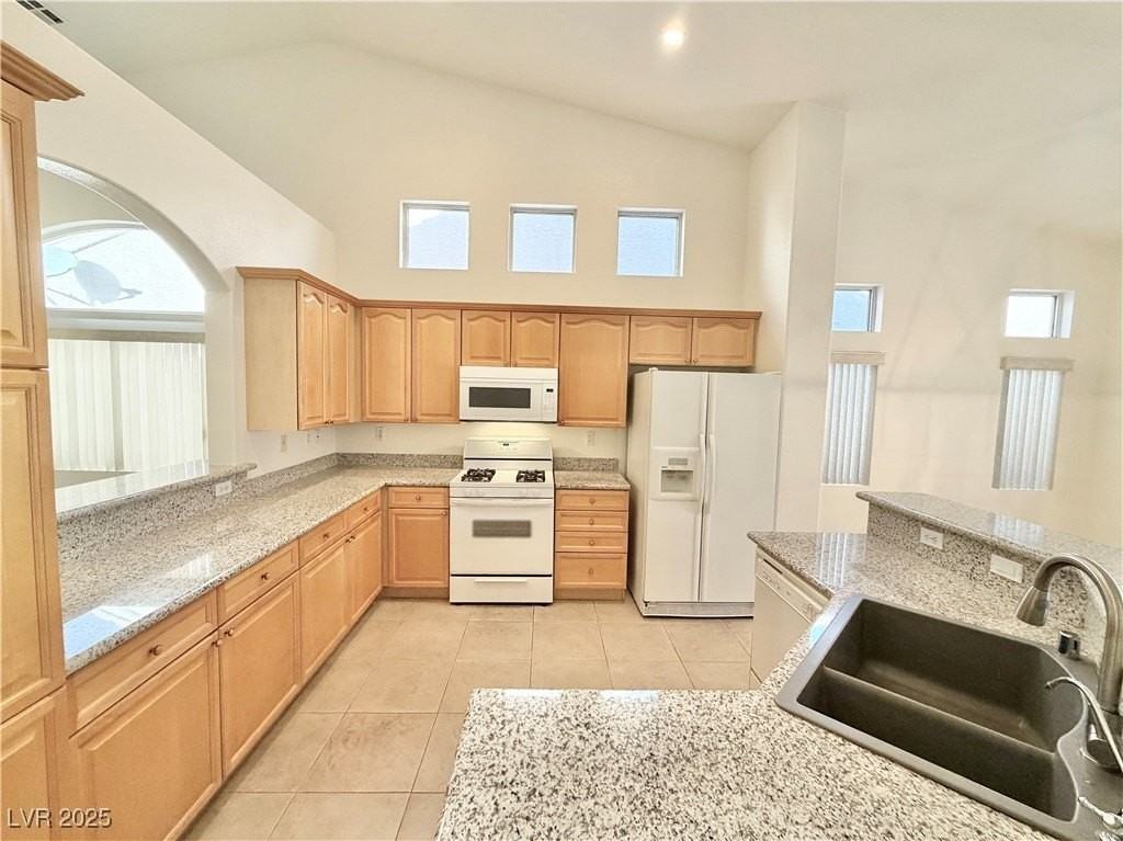 2842 Altair St - Photo 6 of 22