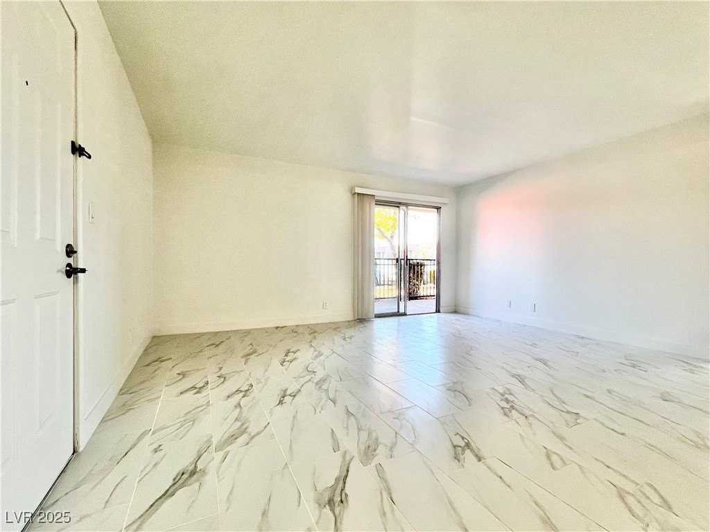 5161 River Glen Dr #147 - Photo 2 of 39