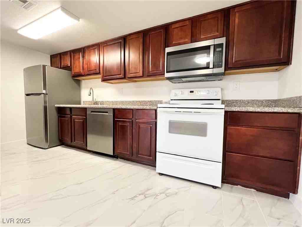 5161 River Glen Dr #147 - Photo 6 of 39