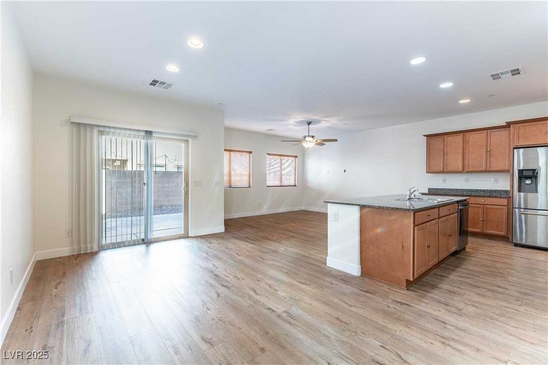 1134 Jesse Harbor Ave - Photo 3 of 25