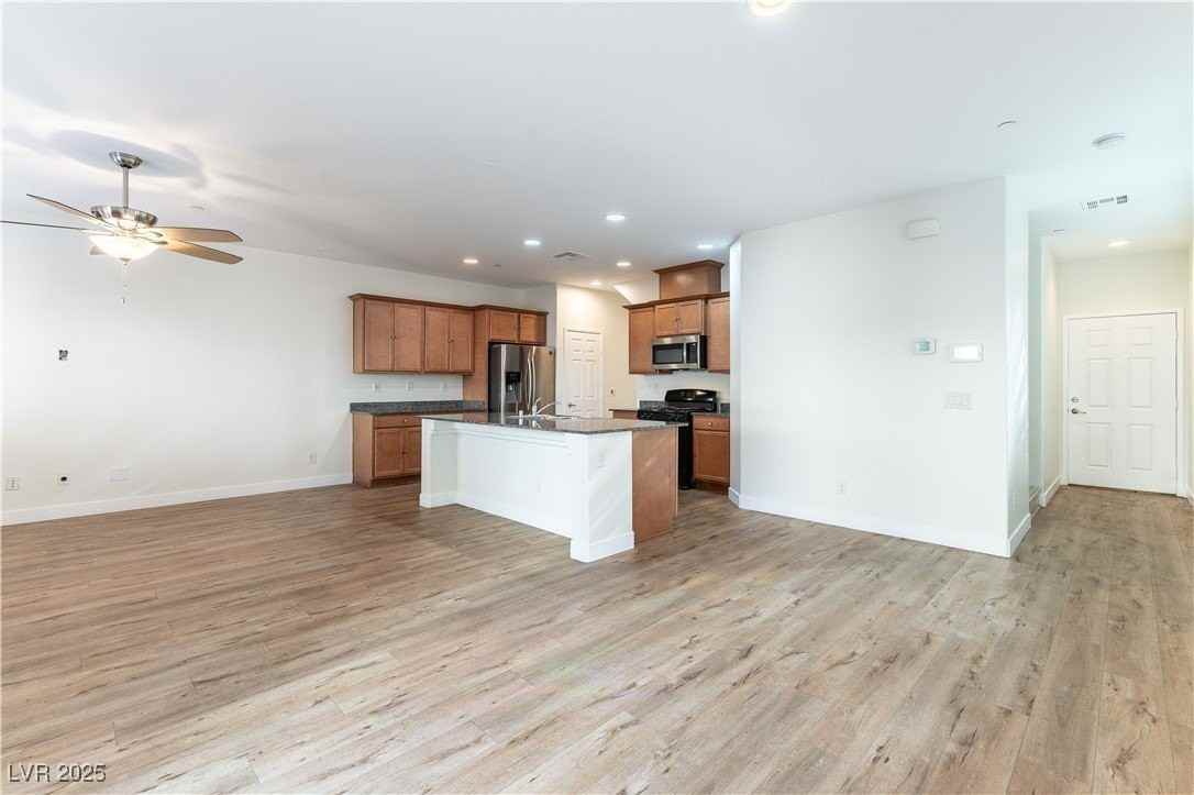 1134 Jesse Harbor Ave - Photo 4 of 25