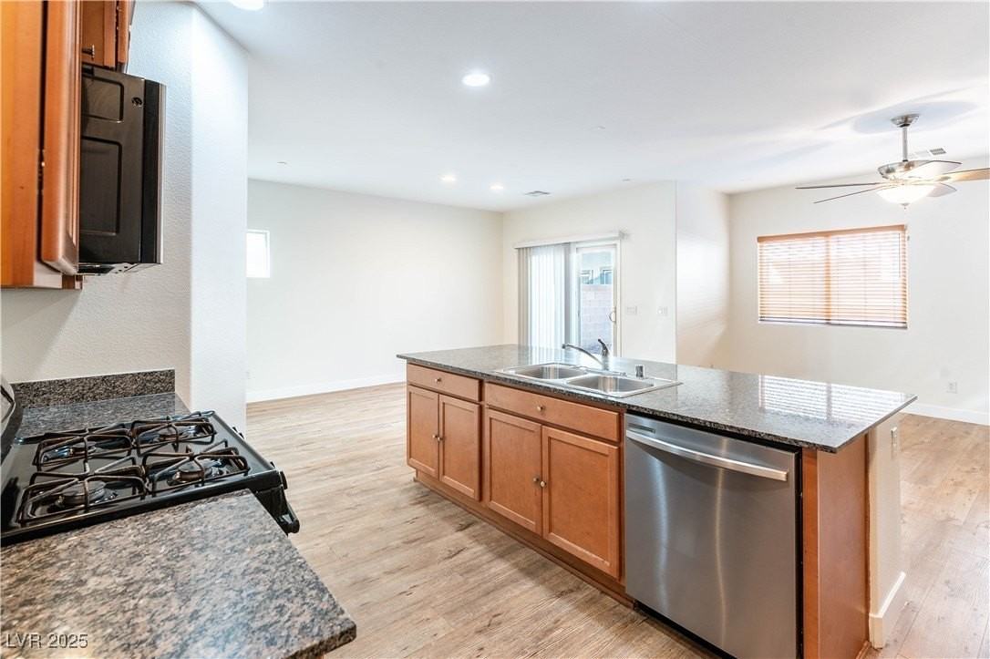 1134 Jesse Harbor Ave - Photo 7 of 25