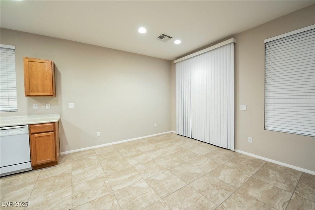 1022 Pecos River Ave - Photo 4 of 29